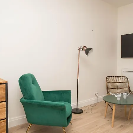 Grand Studio Style Industriel Dans Le Centre Historique Appartement Poitiers