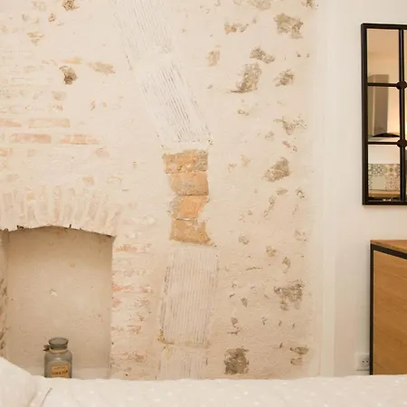Appartement Grand Studio Style Industriel Dans Le Centre Historique Poitiers